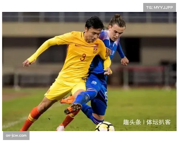 更衣室镜头：克洛普在白板上重点圈出了“对手由守转攻的5秒”